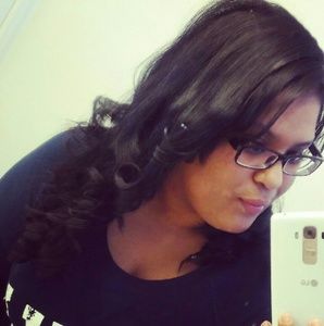 Meet your Posher, Maxine