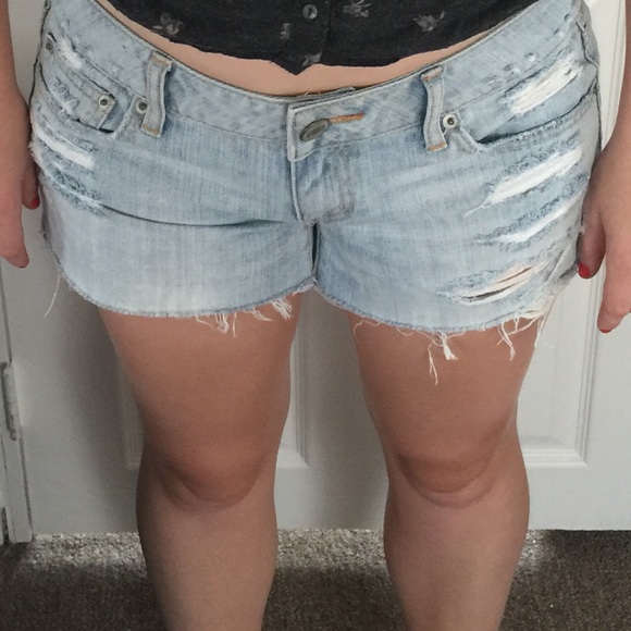 American eagle jean shorts.