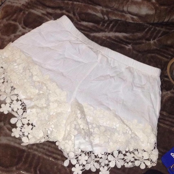 White Pac Sun Shorts 😍