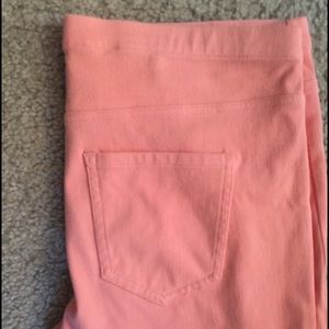 Salmon colored jeggings!