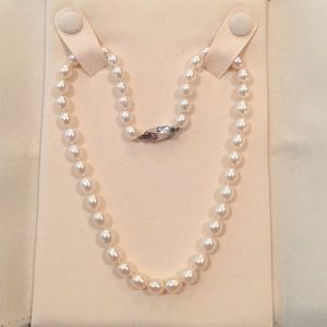Pearl necklace