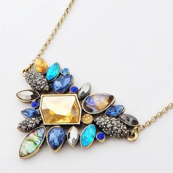 Jewelry - ✨Beautiful Crystal Necklace✨