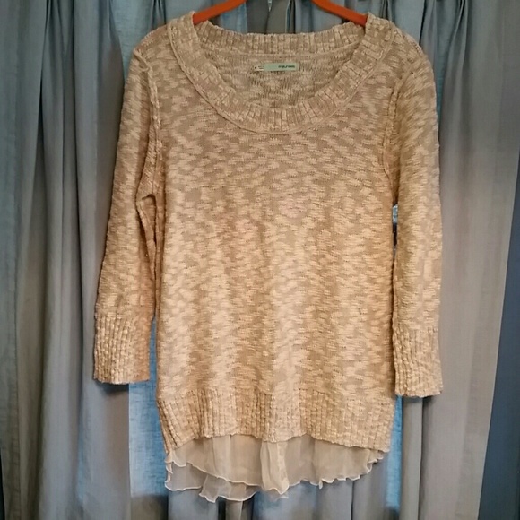Three quarter length sleeve sweater