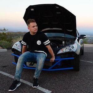 Meet your Posher, Dakota