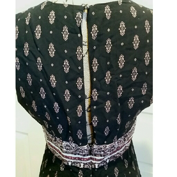 Plunging deep-v neckline black Romper by ecot? - Picture 3 of 4