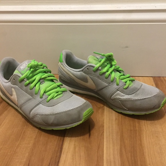 Nike sneakers size 9