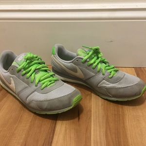Nike sneakers size 9