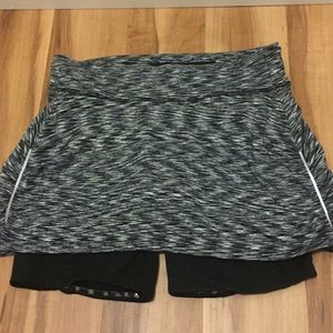Athleta skirt with built in shorts- size small