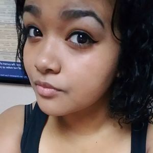 Meet your Posher, Chloe