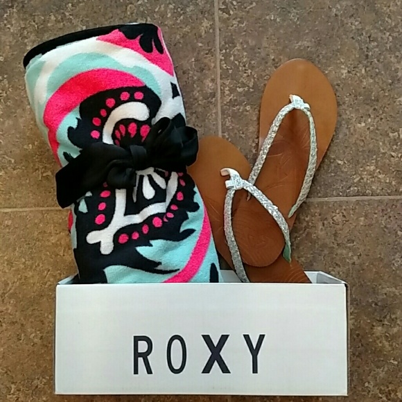 Roxy Shoes - ↪SALE↪ROXY CHAI flip-flops with FREE beach towel