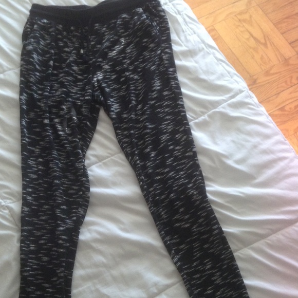 Lightweight joggers