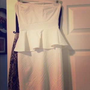 White pemblum strapless mini