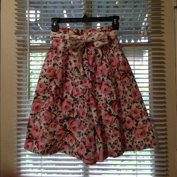 vintage Talbots pink floral culottes - Picture 3 of 4