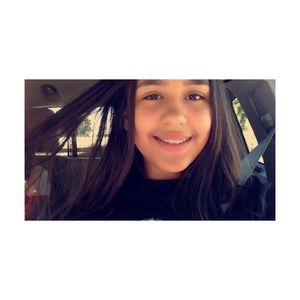 Meet your Posher, Dinorah