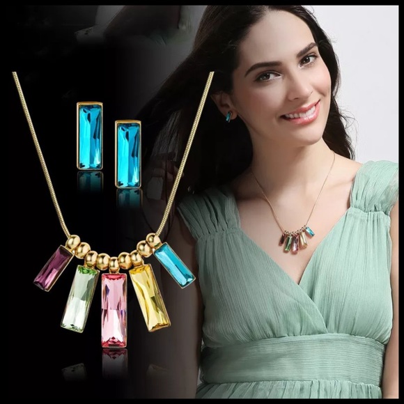 DF100 Swarovski Crystal Pastel Floating Necklace - Picture 2 of 4