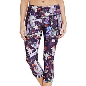 CALIA by Carrie Underwood (floral capri)