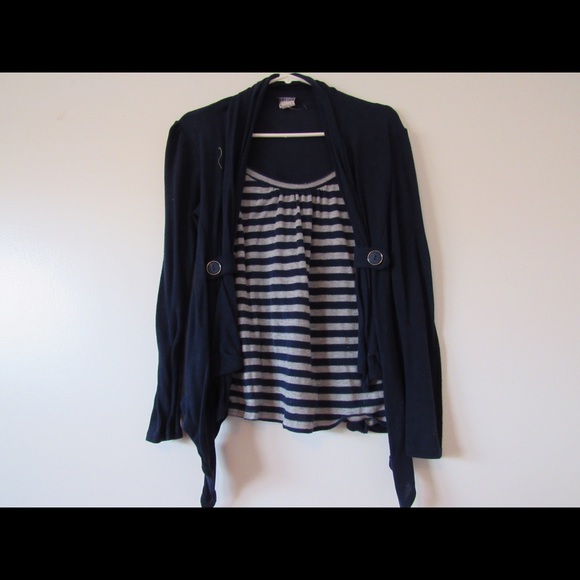 Wet seal long sleeve shirt