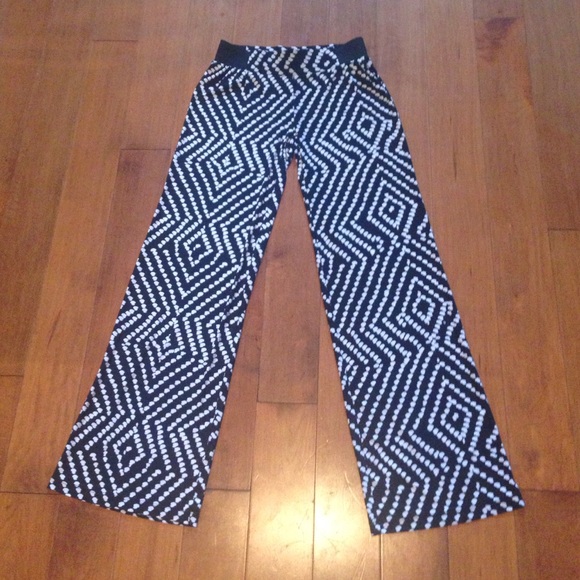 🛍 2 for $20 Black and white Palazzo pants - Picture 2 of 4