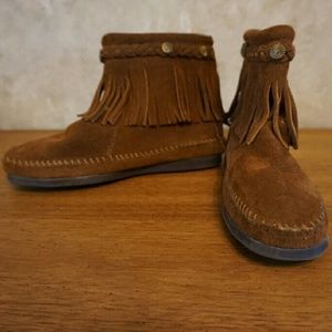 Minnetonka Hi Top Back Zip Boot