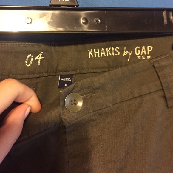 Army green GAP khakis size 4 - Picture 3 of 3