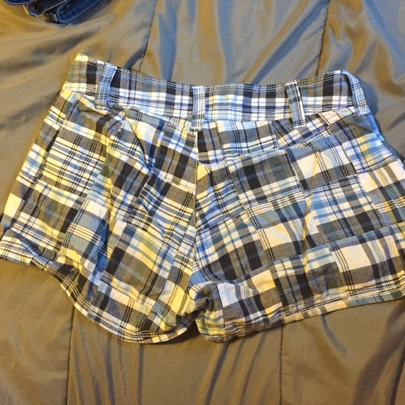 GAP shorts size 1 - Picture 2 of 3