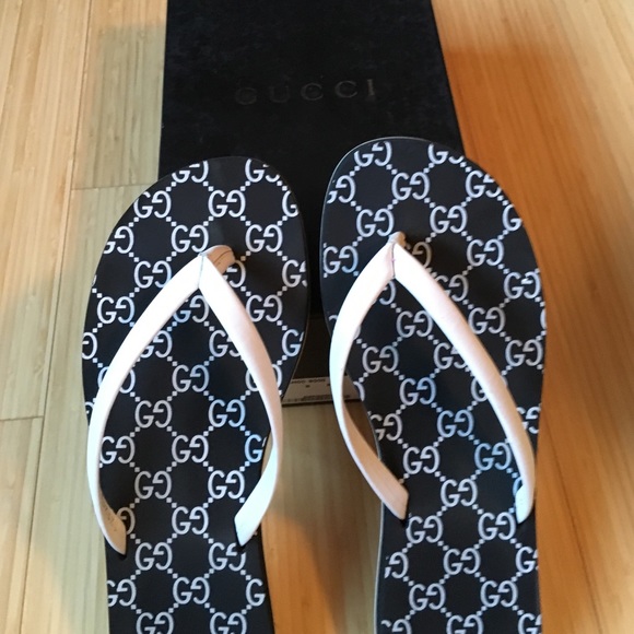 Authentic Gucci Pre Owned Flip Flops