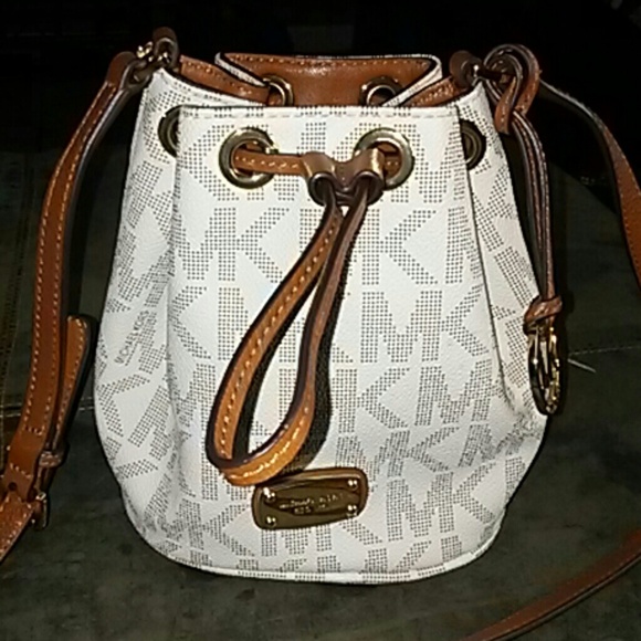 MK mini bucket crossbody - Picture 1 of 4