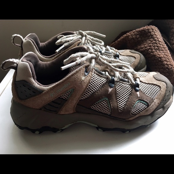 *HOLD* Columbia Hiking Women's 7 Pagora bundle