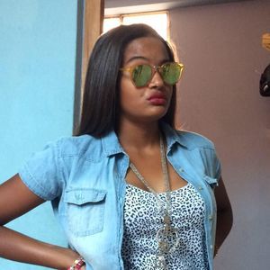 Meet your Posher, Alejandra