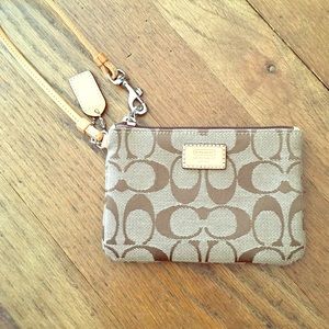 Coach Signature C tan wrislet