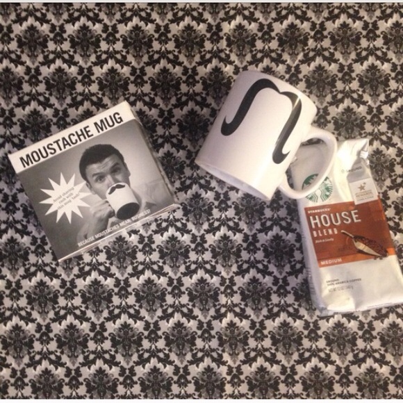 New in box moustache coffee mug. Great bundle item - Picture 1 of 4