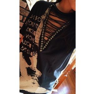 Vintage Lace Up Graphic Tee!