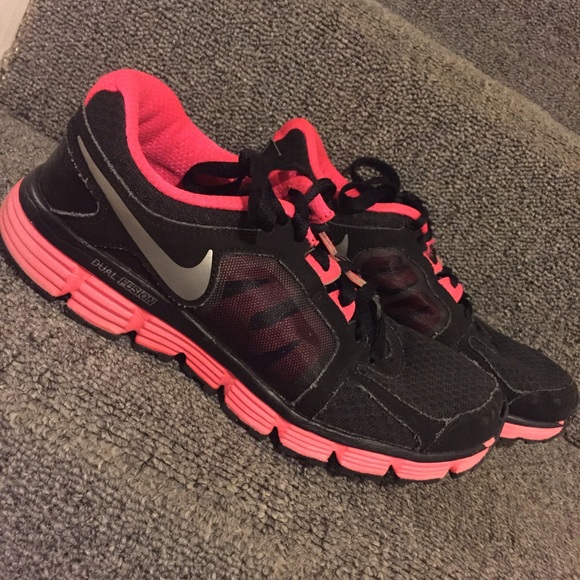NIKE Dual Fusion ST2 size: 6.5