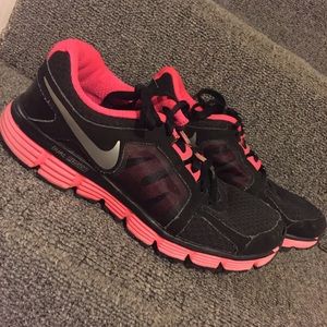 NIKE Dual Fusion ST2 size: 6.5