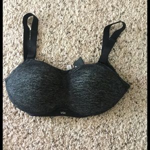 The ultimate Victoria's Secret sports bra 32 D