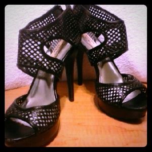 Vera Wang Caged Pumps