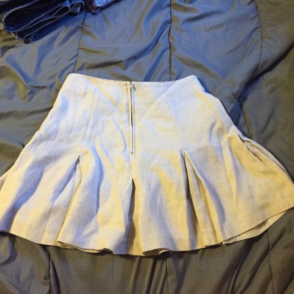 (SOLD) Size 5/6 Cristina pleated skirt - Picture 2 of 4