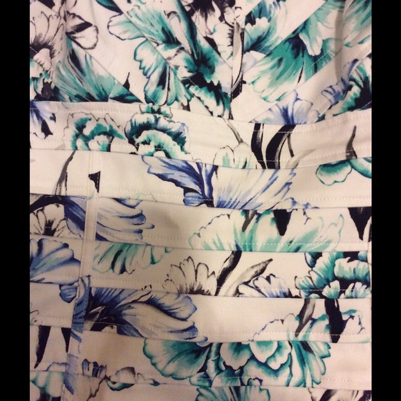 White House Black Market Bustier - Picture 4 of 5