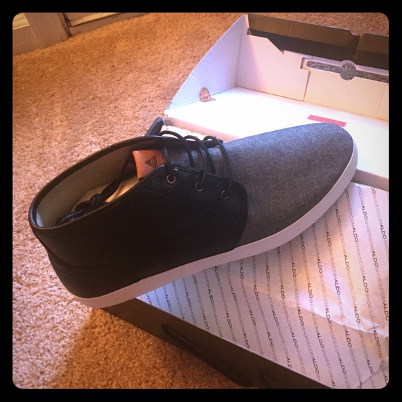 New in box! Men's High Top Sneaker