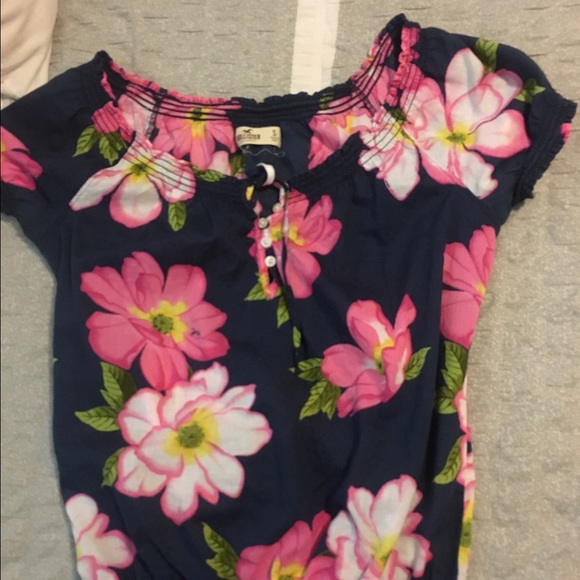 Floral Cap-Sleeve Hollister Top