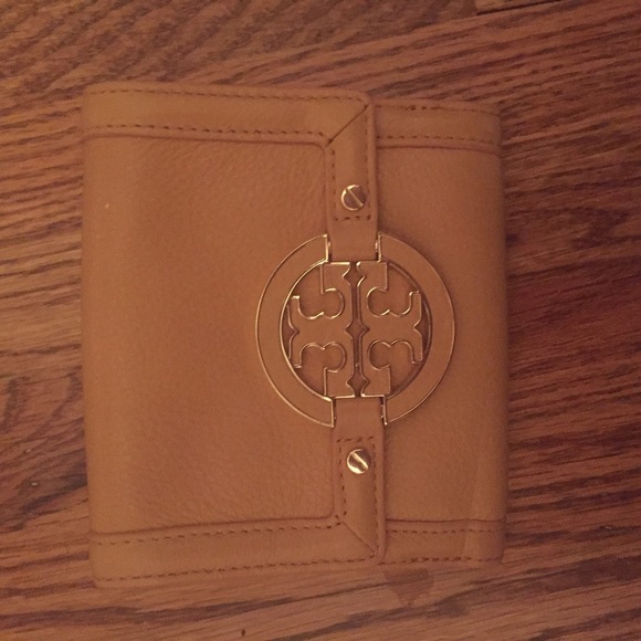 Tory Burch Amanda Double Snap Wallet