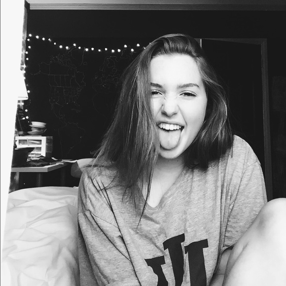 El 💋 MEET THE POSHER