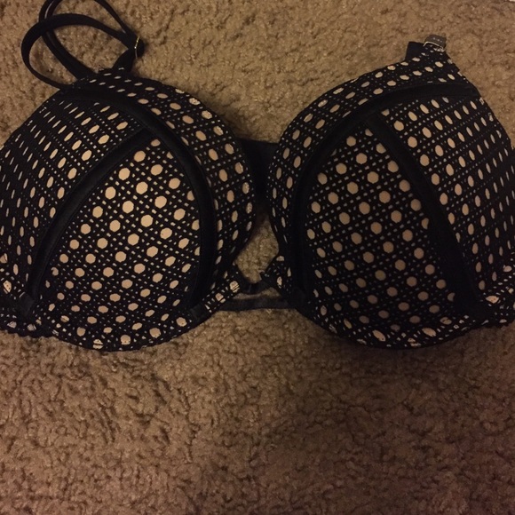 ‼️‼️sold In bundle ‼️‼️Victoria's Secret bra