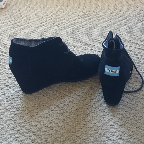TOMs black booties - size 7.5