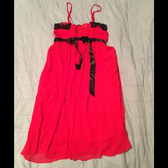 Coco & Chase Red Cocktail Dress (sz S) - Picture 2 of 2