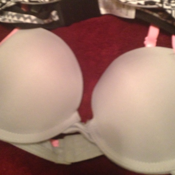 Push up bras - Picture 3 of 3