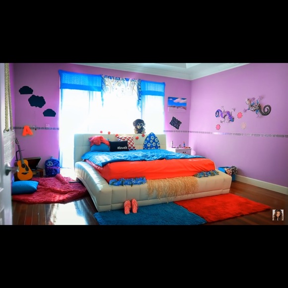 Meet your Posher, Madonna - Picture 1 of 1