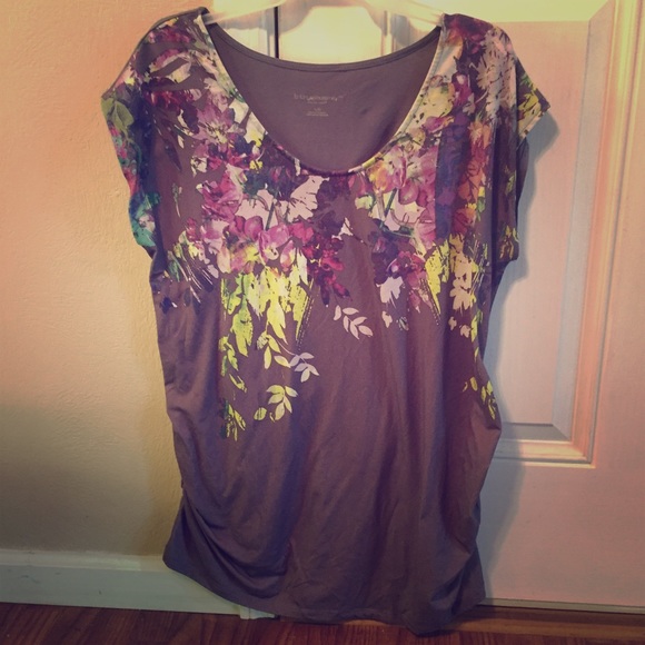Awesome colors Liz Lange Maternity Top!!!