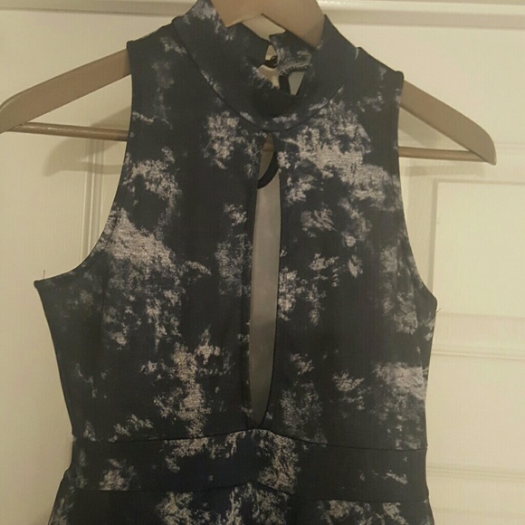 DRESS - Picture 2 of 4