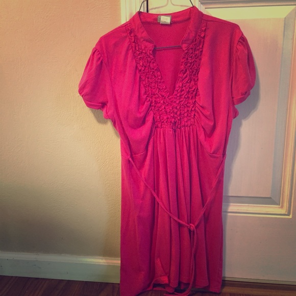 Cute pink maternity top by Siren Lily!